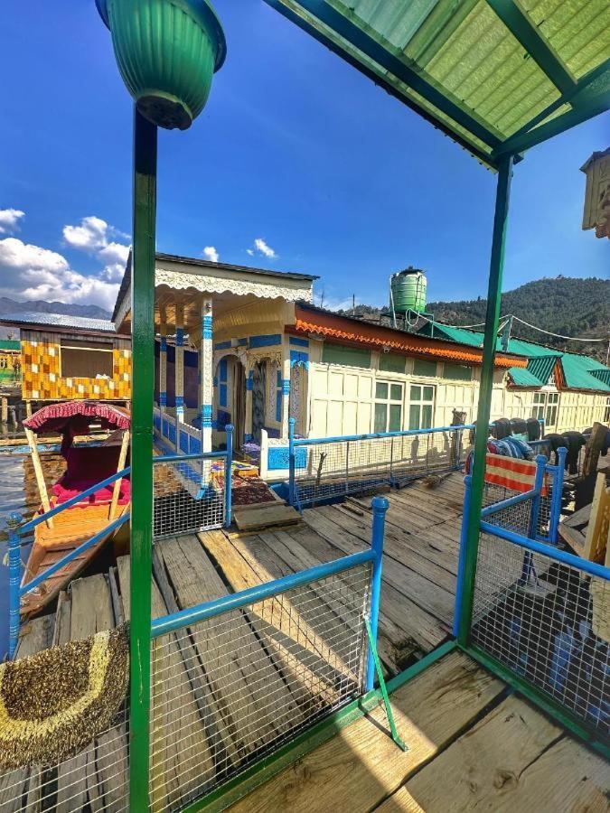 Lalarukh Group Of Houseboats Otel Srīnagar Dış mekan fotoğraf