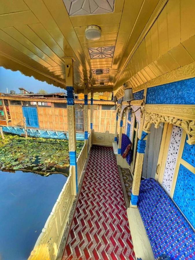 Lalarukh Group Of Houseboats Otel Srīnagar Dış mekan fotoğraf