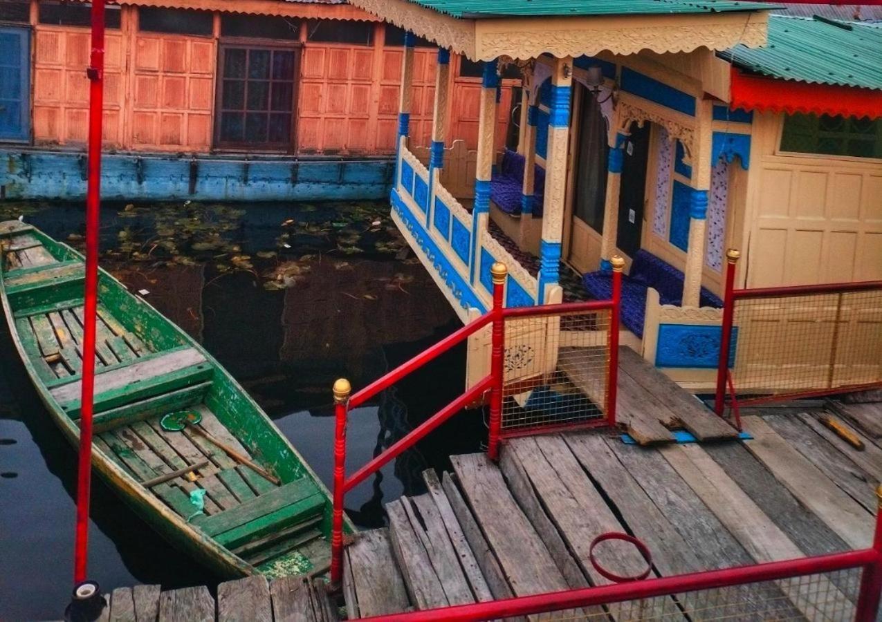 Lalarukh Group Of Houseboats Otel Srīnagar Dış mekan fotoğraf